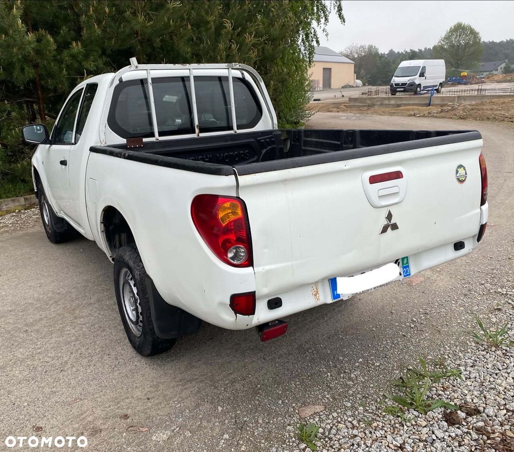 Mitsubishi L200 - 6