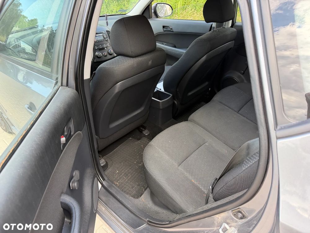Hyundai i30 1.6 CRDi Classic + EU5 - 11