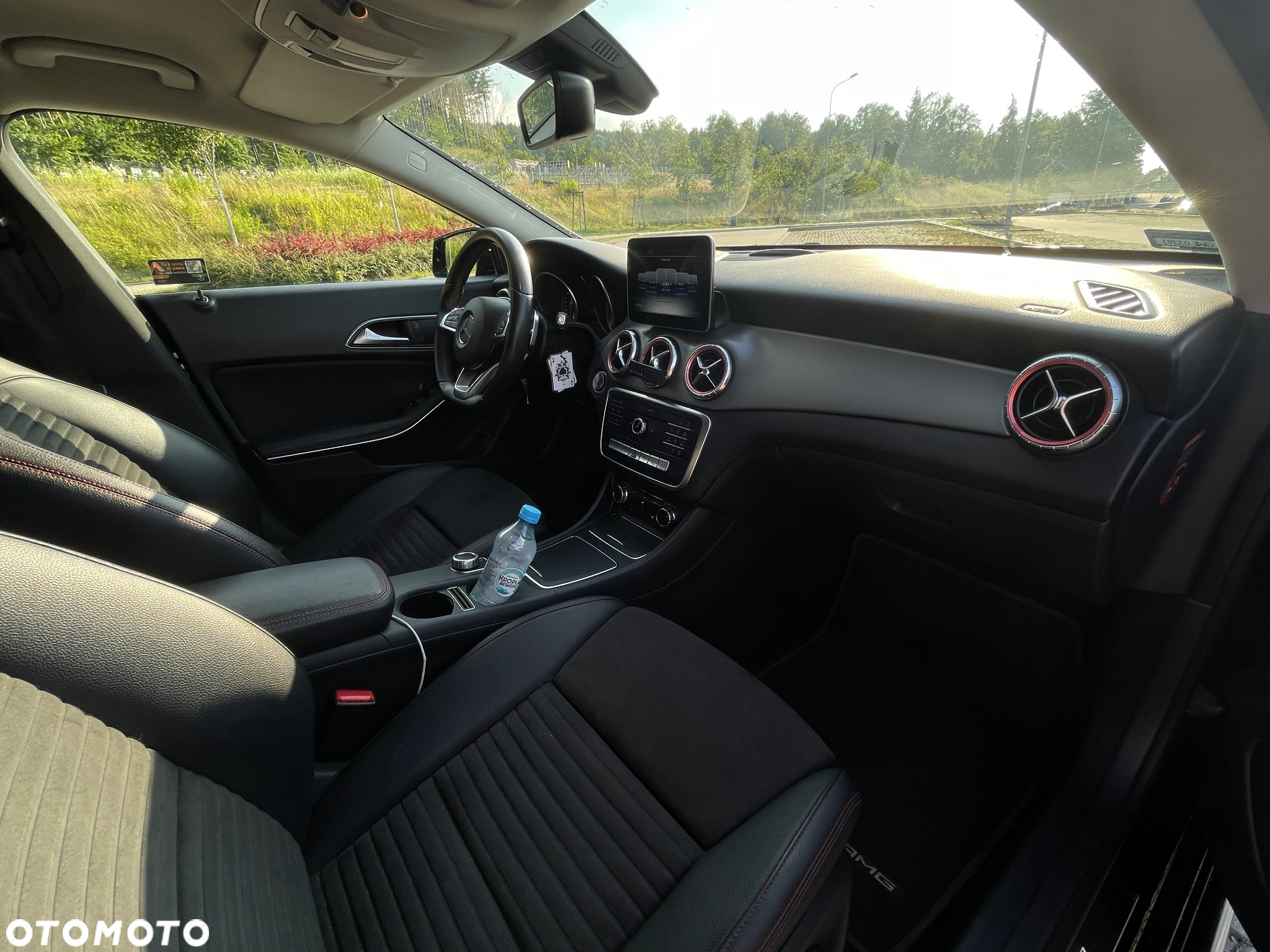 Mercedes-Benz CLA 220 4-Matic AMG Line - 13