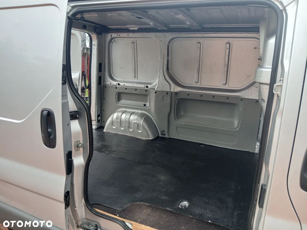Renault TRAFIC - 8