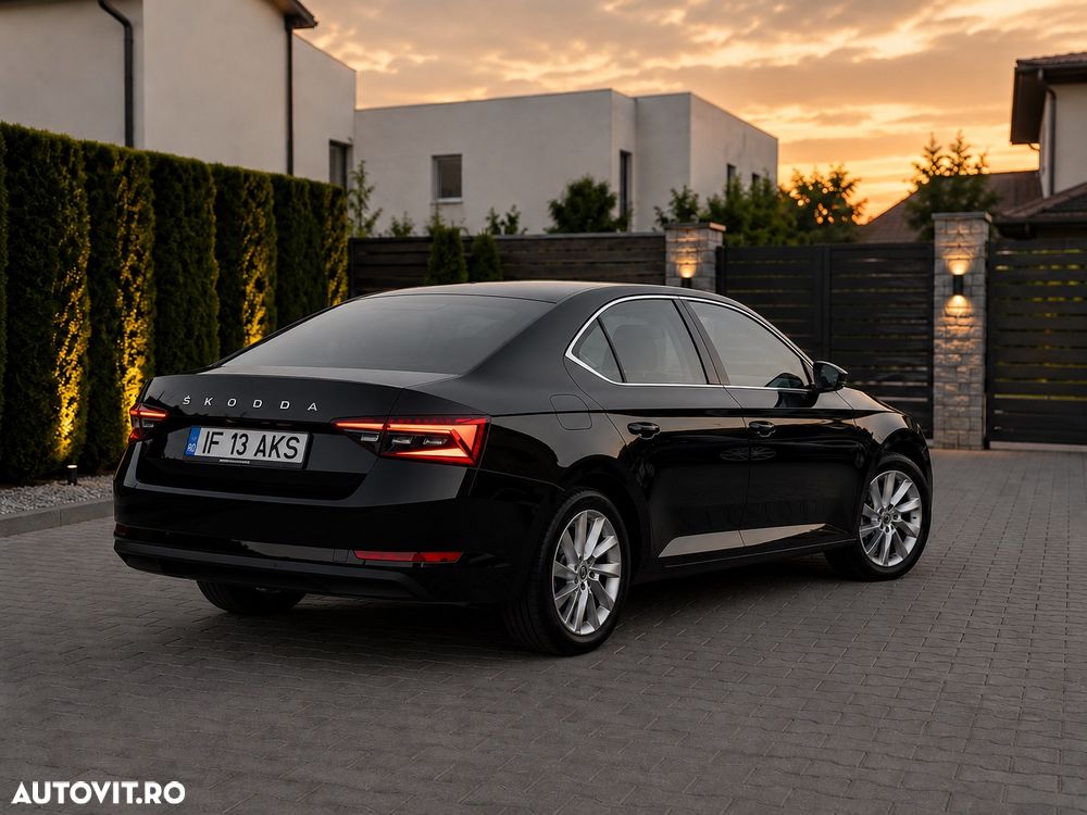 Skoda Superb 2.0 TDI DSG Ambition - 8