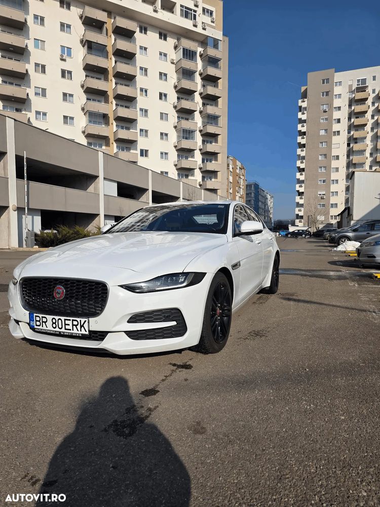 Jaguar XE P250 RWD Standard S - 3