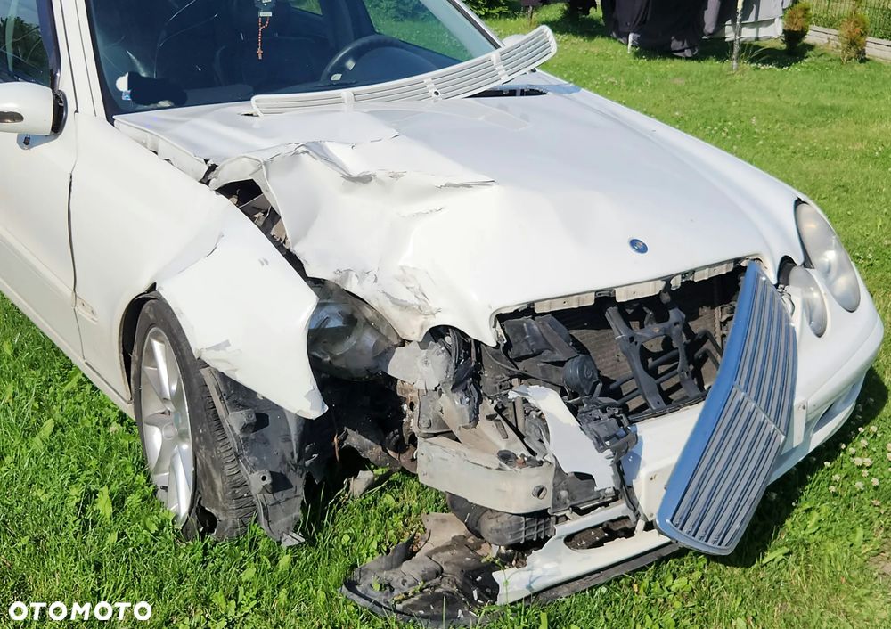 Mercedes-Benz Klasa E 200 CDI Classic DPF - 4