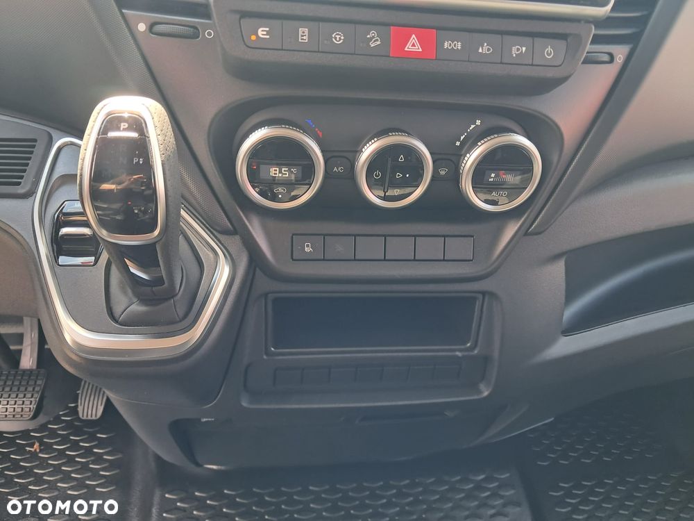 Iveco Daily 35S18HA8 Kontener z windą - 15