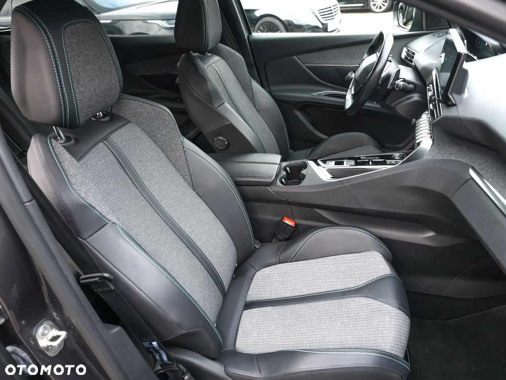 Peugeot 3008 1.6 PureTech HYbrid4 GT S&S EAT8 - 22