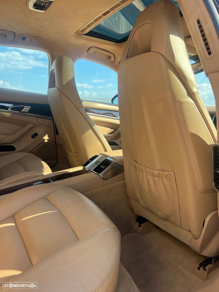 Porsche Panamera Turbo PDK - 15