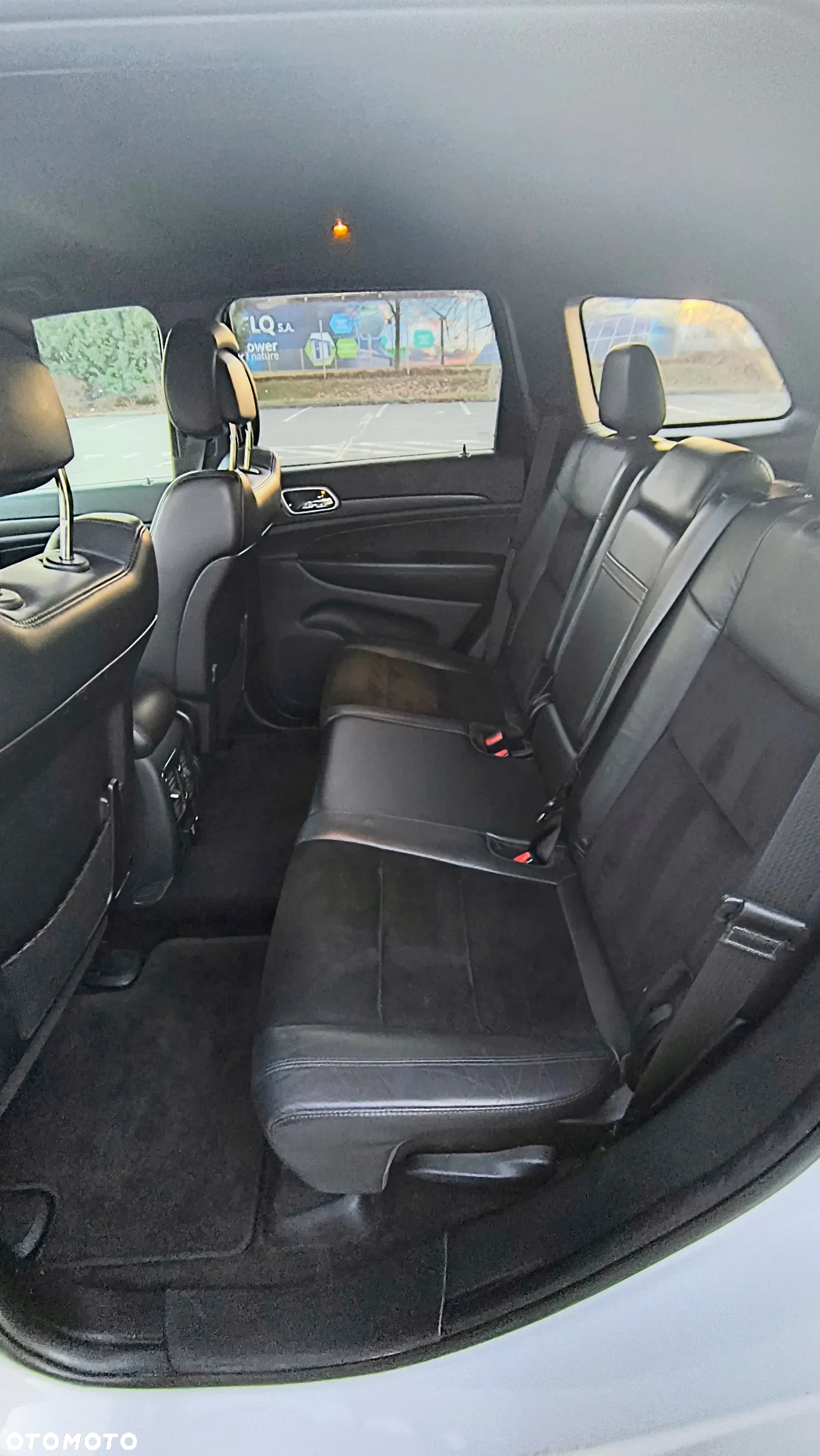 Jeep Grand Cherokee - 10