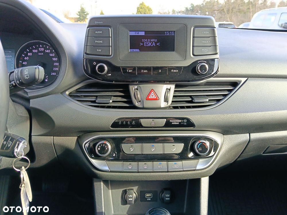 Hyundai i30 1.0 T-GDI Classic + DCT - 13