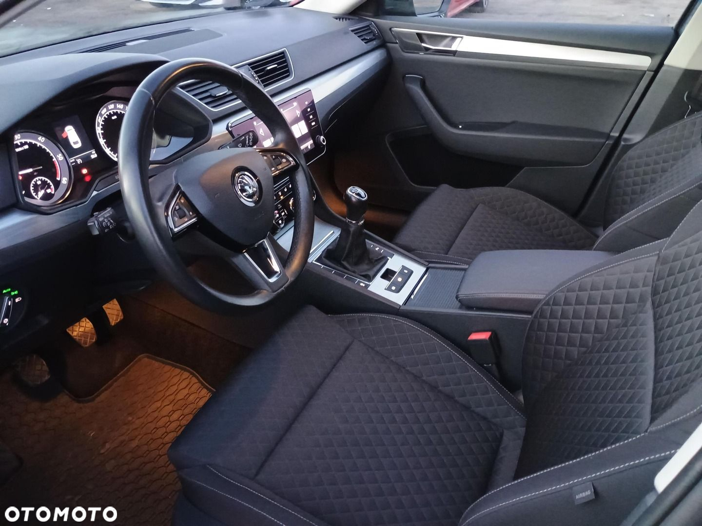 Skoda Superb 2.0 TDI SCR Ambition - 23