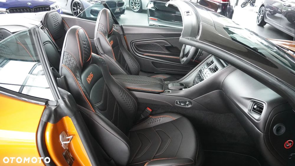 Aston Martin DBS - 11