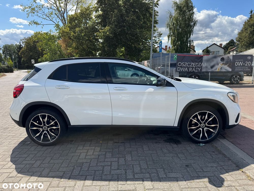 Mercedes-Benz GLA 220 4-Matic Urban