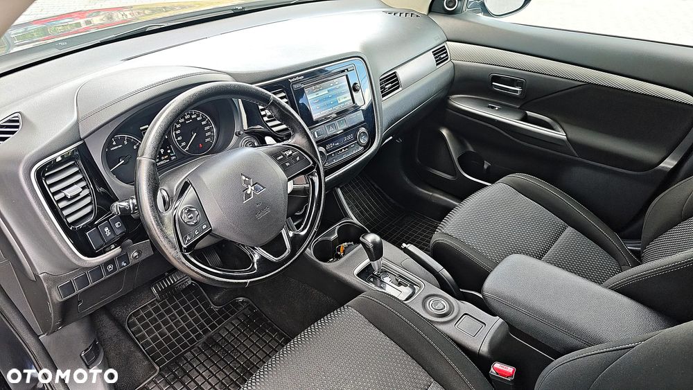 Mitsubishi Outlander - 33