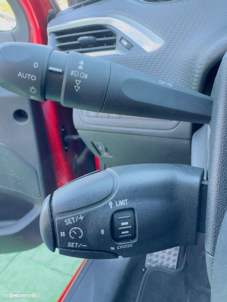 Peugeot 208 1.2 PureTech GT Line - 16