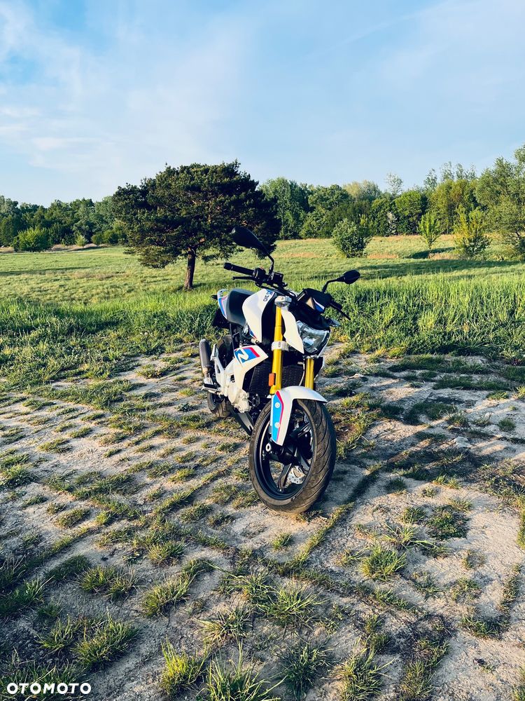 BMW G - 8