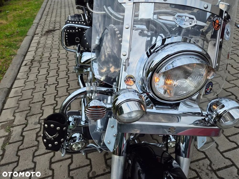 Suzuki Intruder - 19