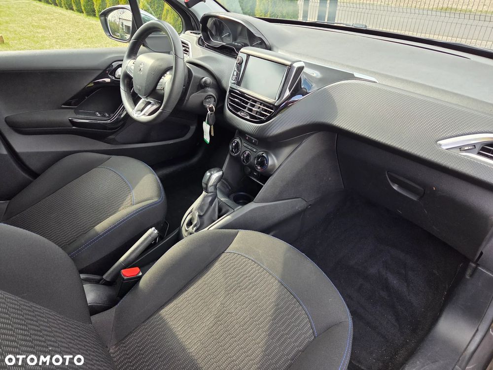 Peugeot 208 PureTech 82 Style - 8