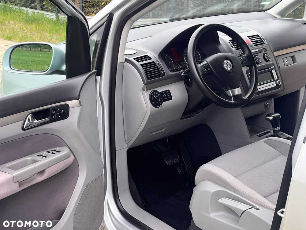Volkswagen Touran 1.9 TDI DSG Trendline - 16