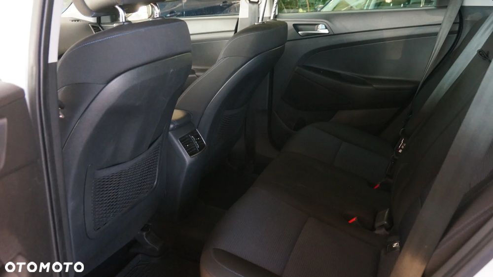 Hyundai Tucson 1.7 CRDI BlueDrive Comfort 2WD - 19