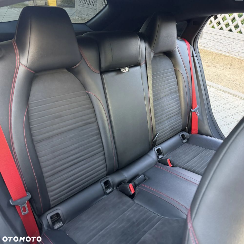 Mercedes-Benz CLA 45 AMG 4Matic 7G-DCT - 14