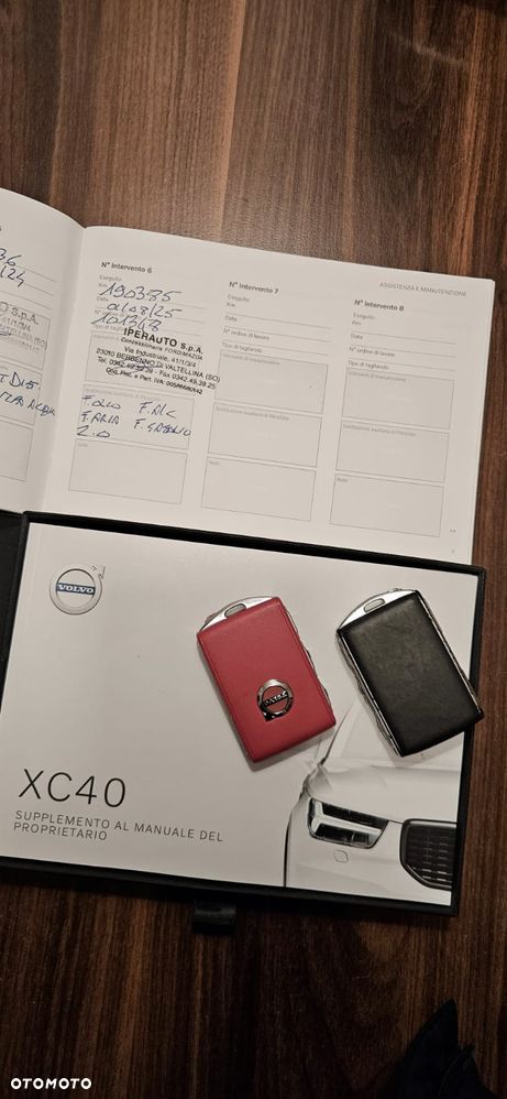 Volvo XC 40 D4 AWD Geartronic R-Design - 21