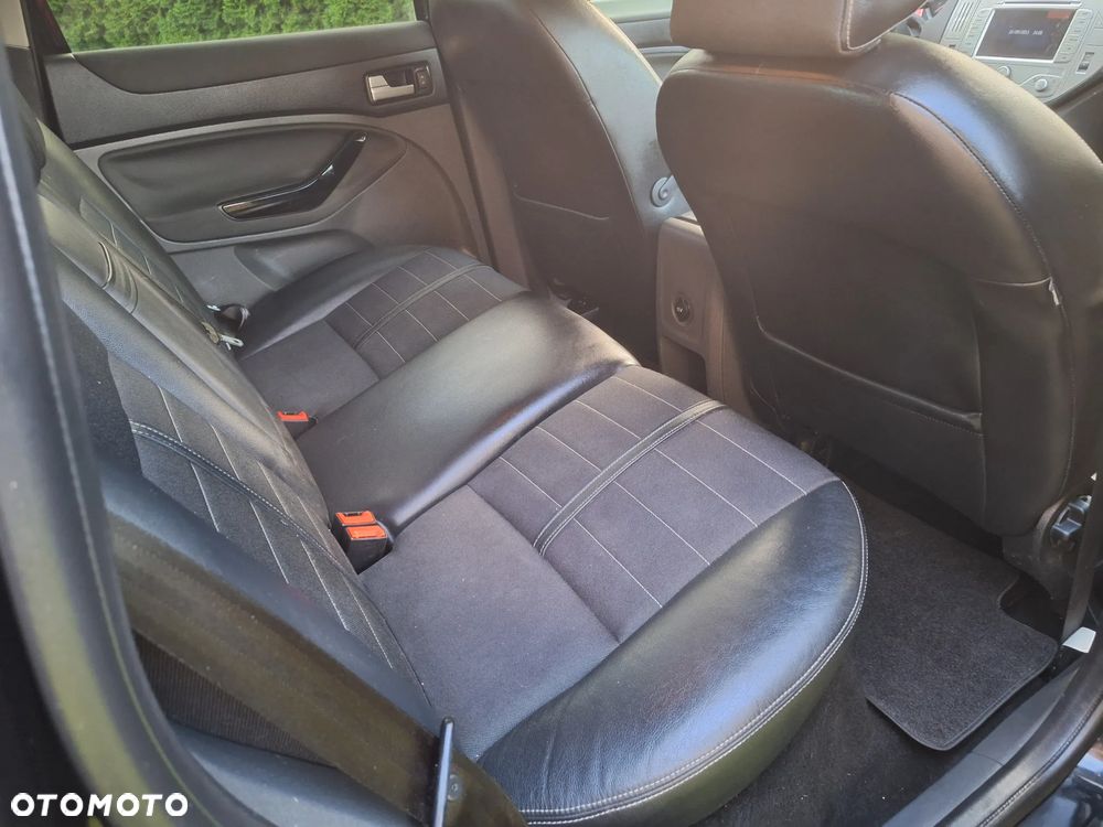 Ford Kuga - 7