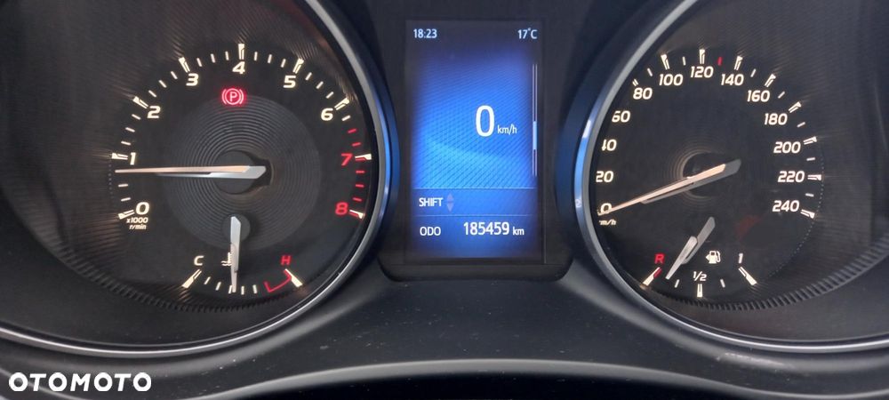 Toyota Avensis Touring Sports 1.8 Executive - 13