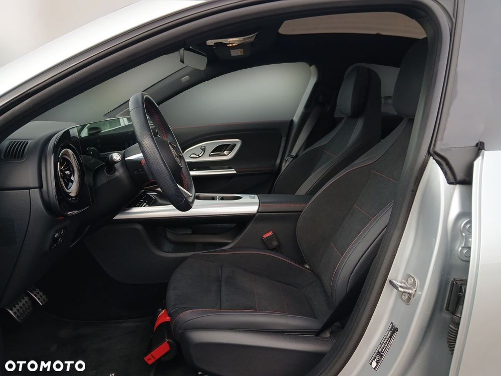 Mercedes-Benz CLA 200 mHEV 8G-DCT - 14