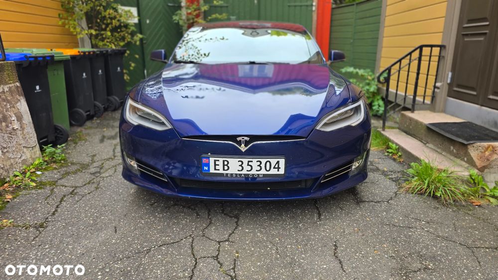 Tesla Model S - 11