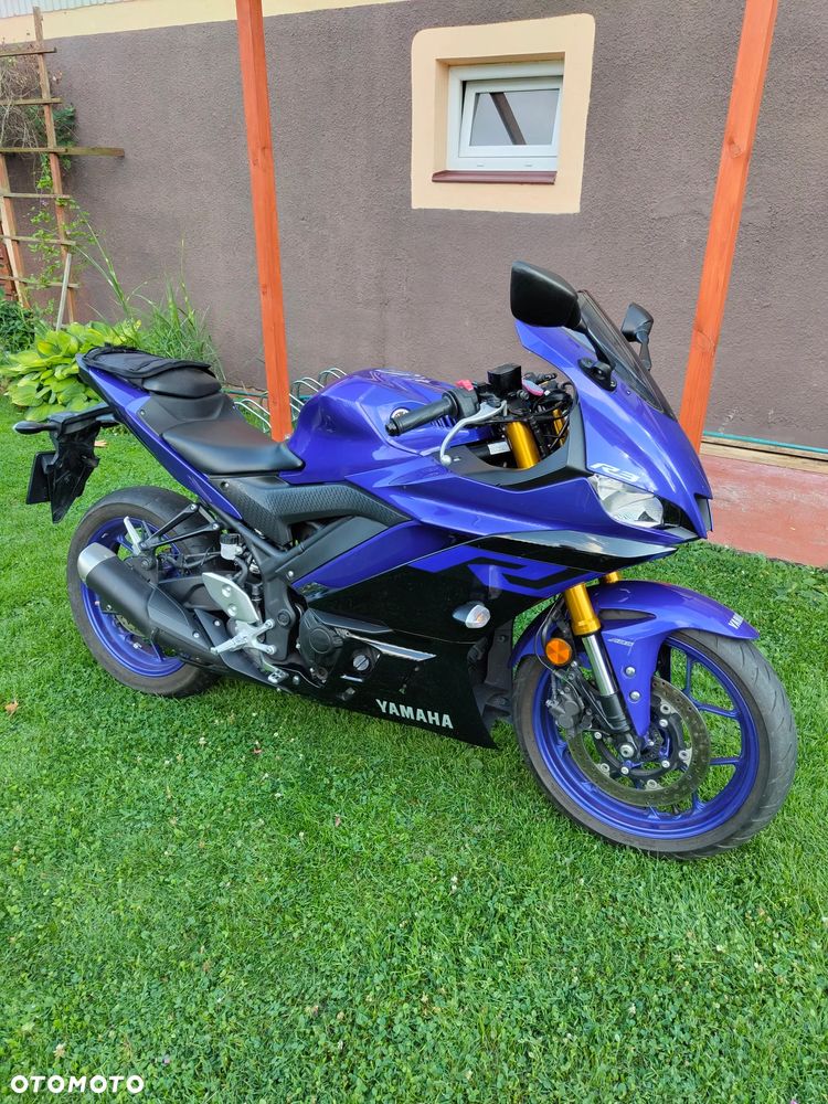 Yamaha YZF - 1