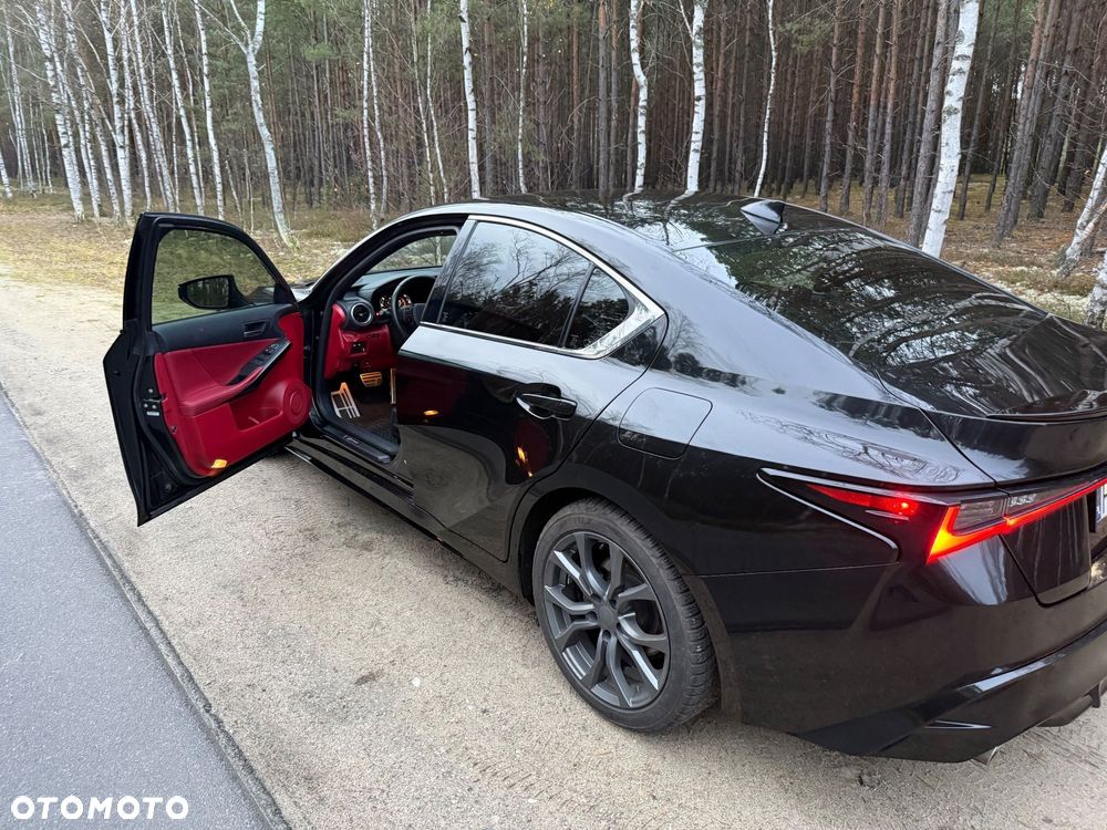 Lexus IS 200t / 300 F Sport - 3