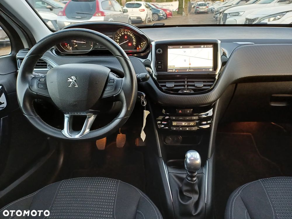 Peugeot 208 PureTech 110 Stop & Start Signature - 23