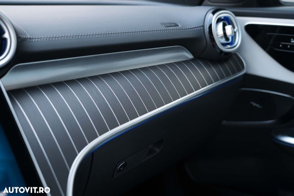 Mercedes-Benz C - 32