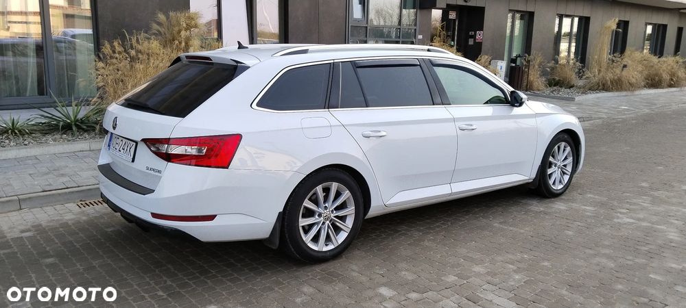Skoda Superb 2.0 TDI DSG Sportline - 24