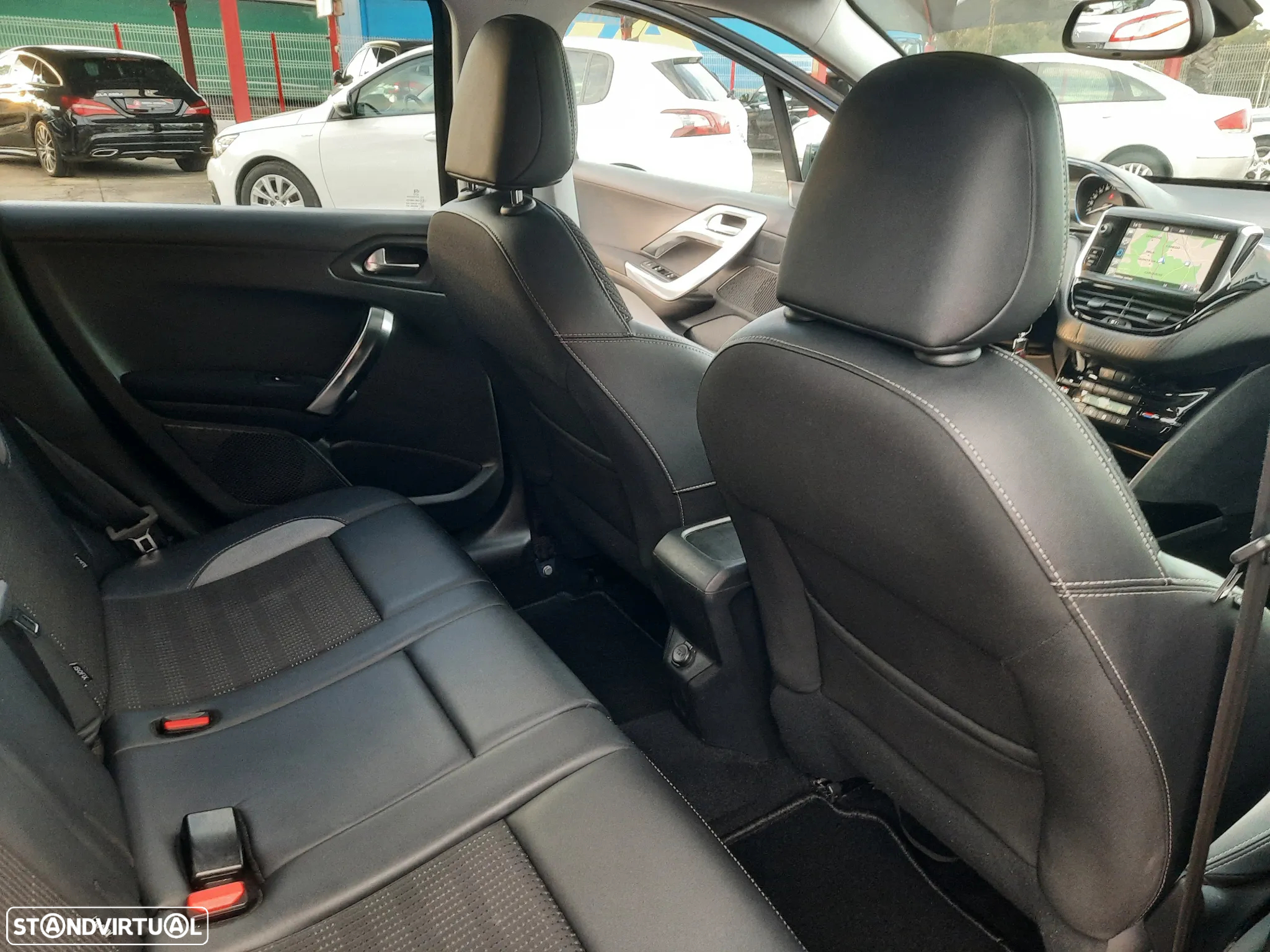 Peugeot 2008 1.6 BlueHDi Allure - 37