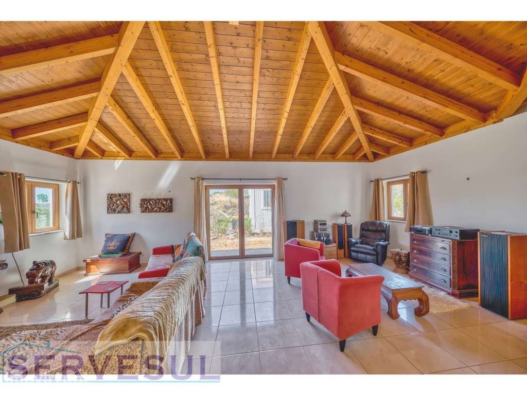 Espaçosa Moradia de 3 quartos, inserida em terreno com 17 hectares,... - Grande imagem: 3/28