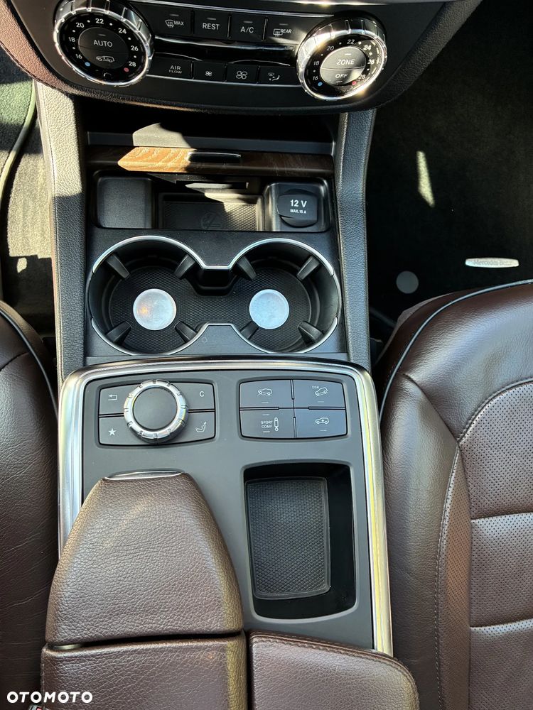Mercedes-Benz GL - 23