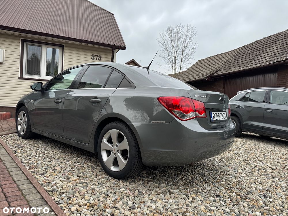 Chevrolet Cruze 1.8 LT - 10