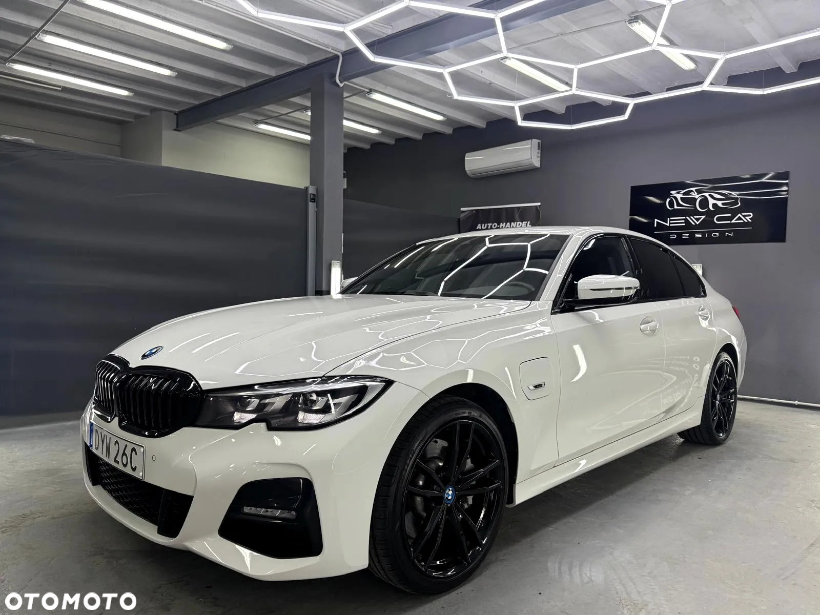 BMW Seria 3 330e xDrive M Sport sport - 13