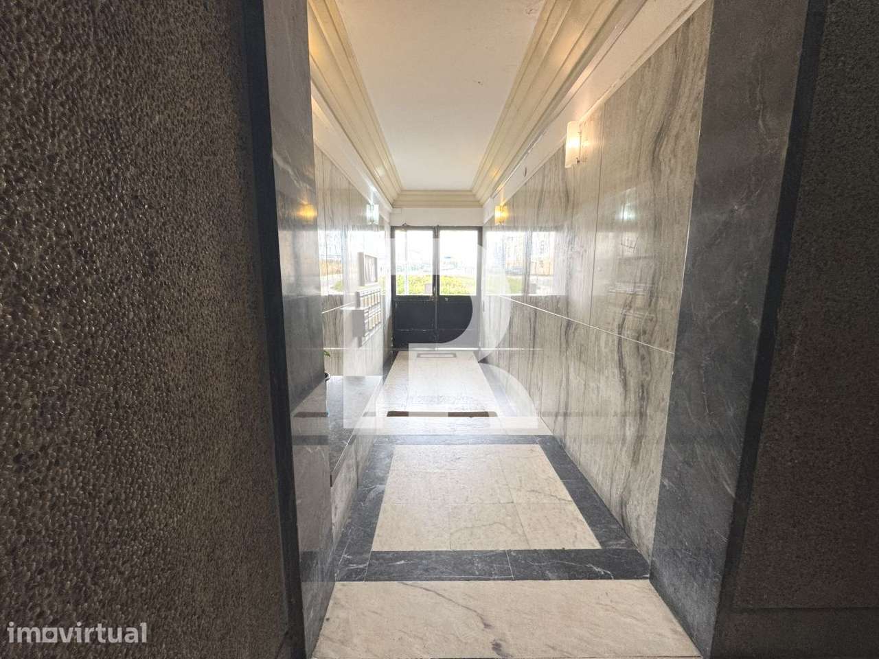 Apartamento T1 totalmente remodelado na Amadora - Grande imagem: 4/8