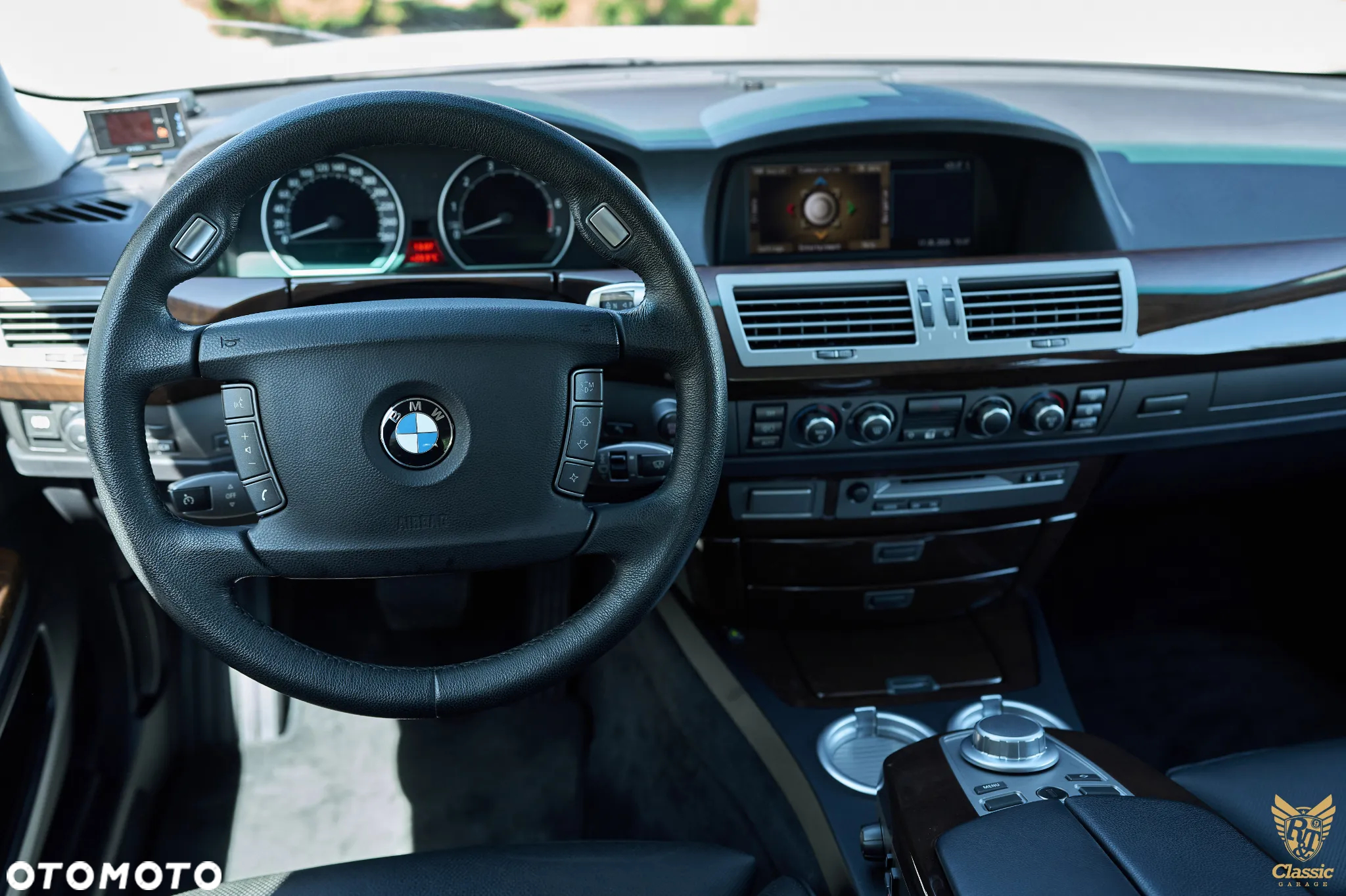 BMW Seria 7 750i L - 23