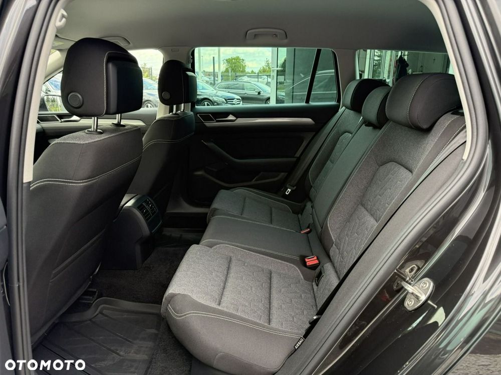 Volkswagen Passat Variant 2.0 TDI EVO Business DSG - 13