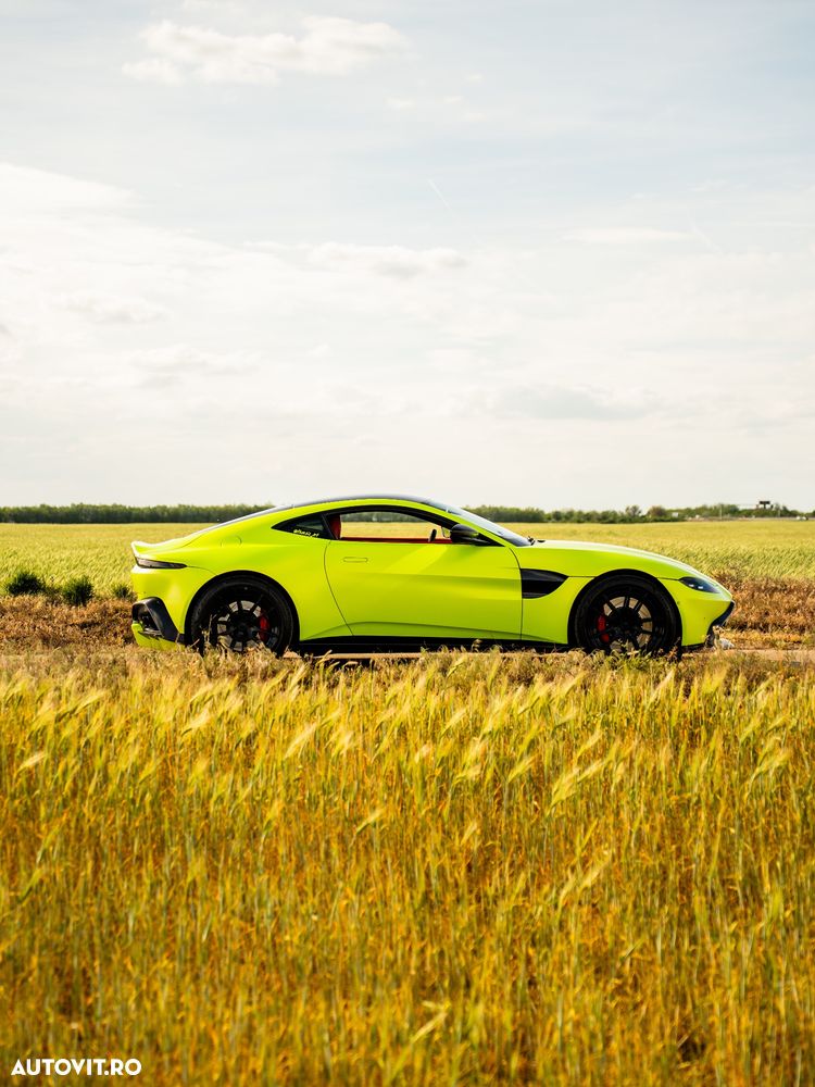 Aston Martin V8 Vantage - 10