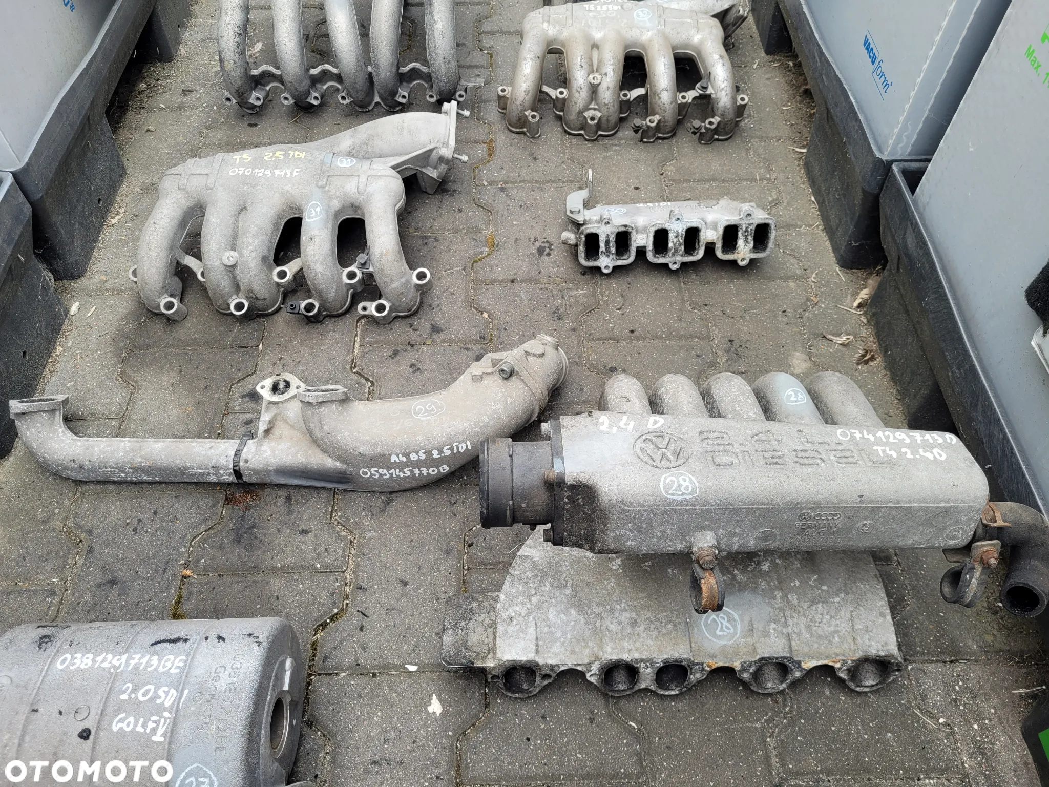 KOLEKTOR SSĄCY ALUMINIOWY VOLKSWAGEN DIESEL - 13