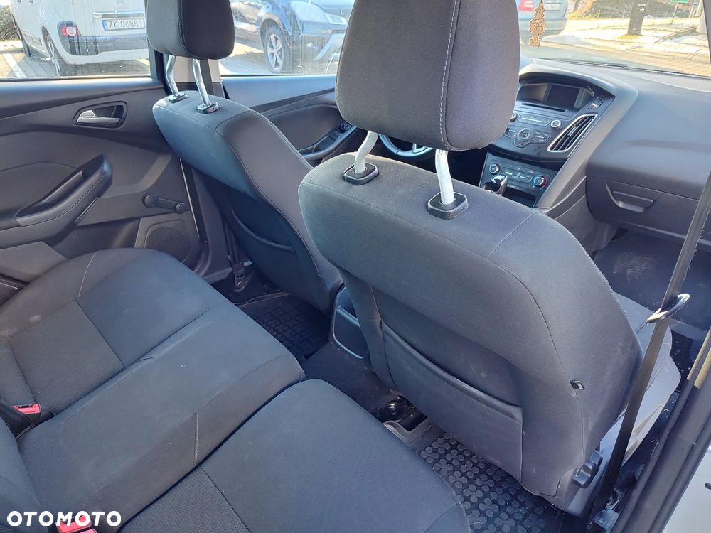 Ford Focus ver-1-5-ecoblue-active - 11