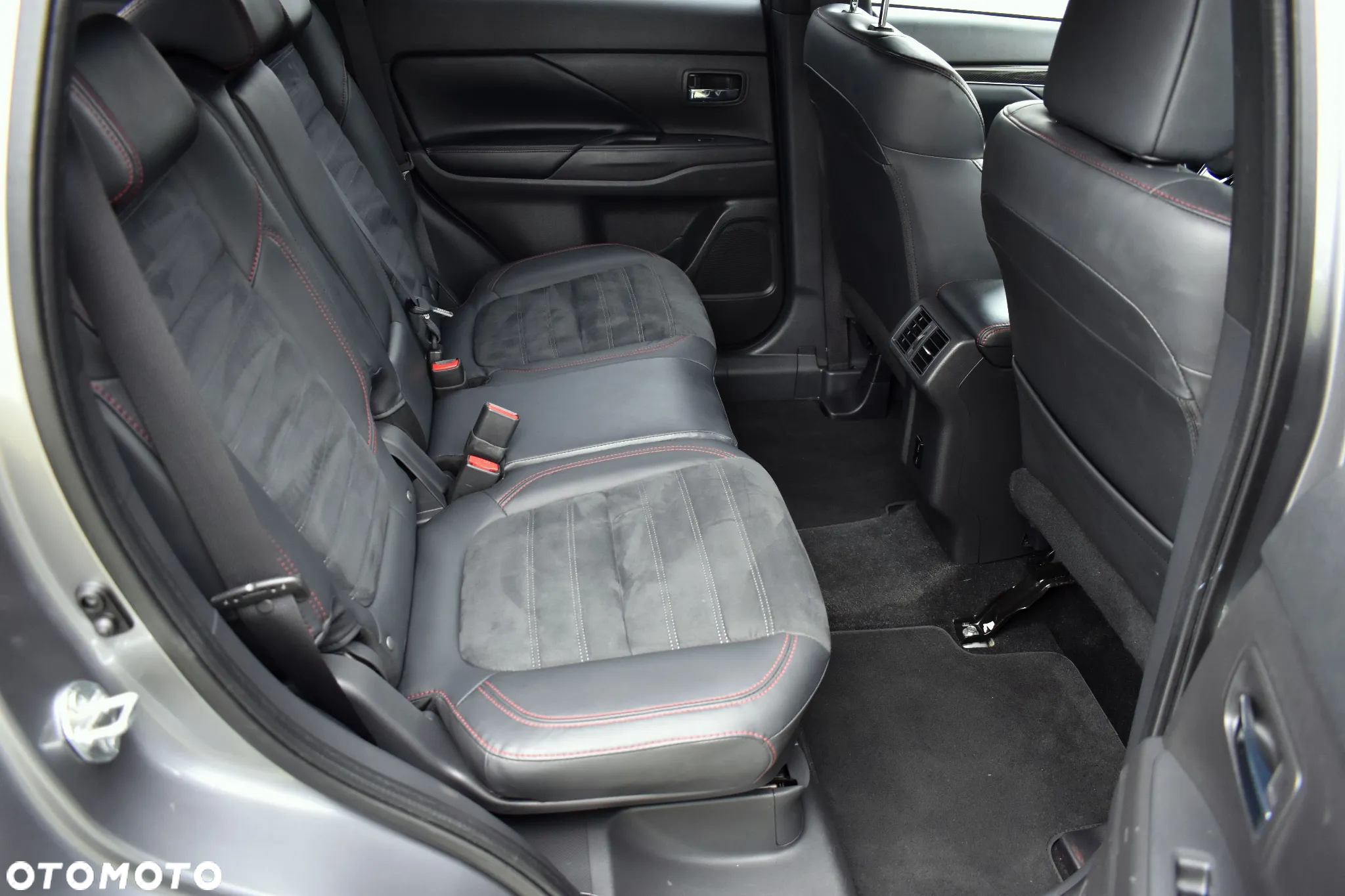 Mitsubishi Outlander 2.0 4WD CVT Diamant Edition+ - 37