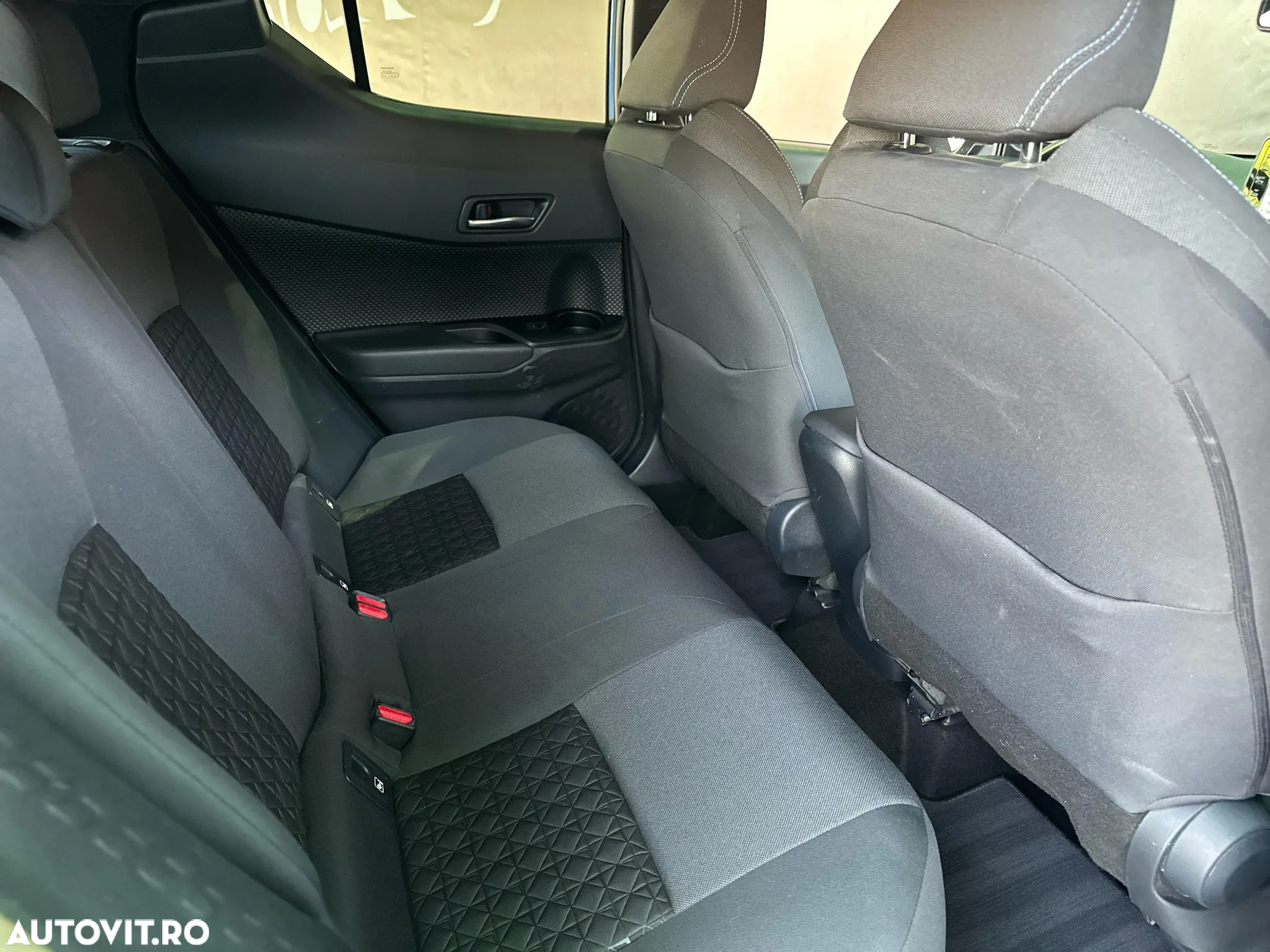 Toyota C-HR 1.8 HEV 140 CP 4x2 CVT Dynamic - 7