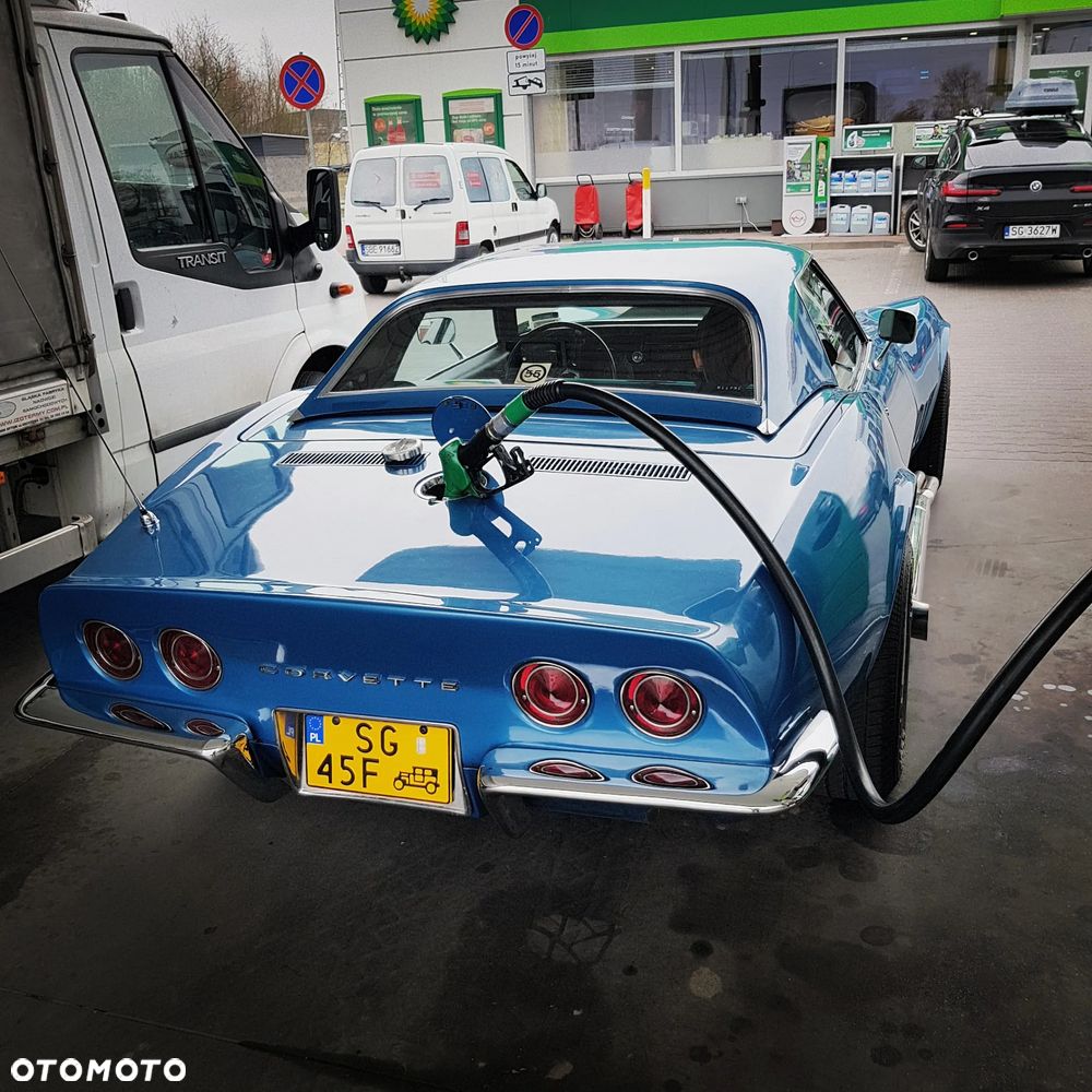 Chevrolet Corvette - 8