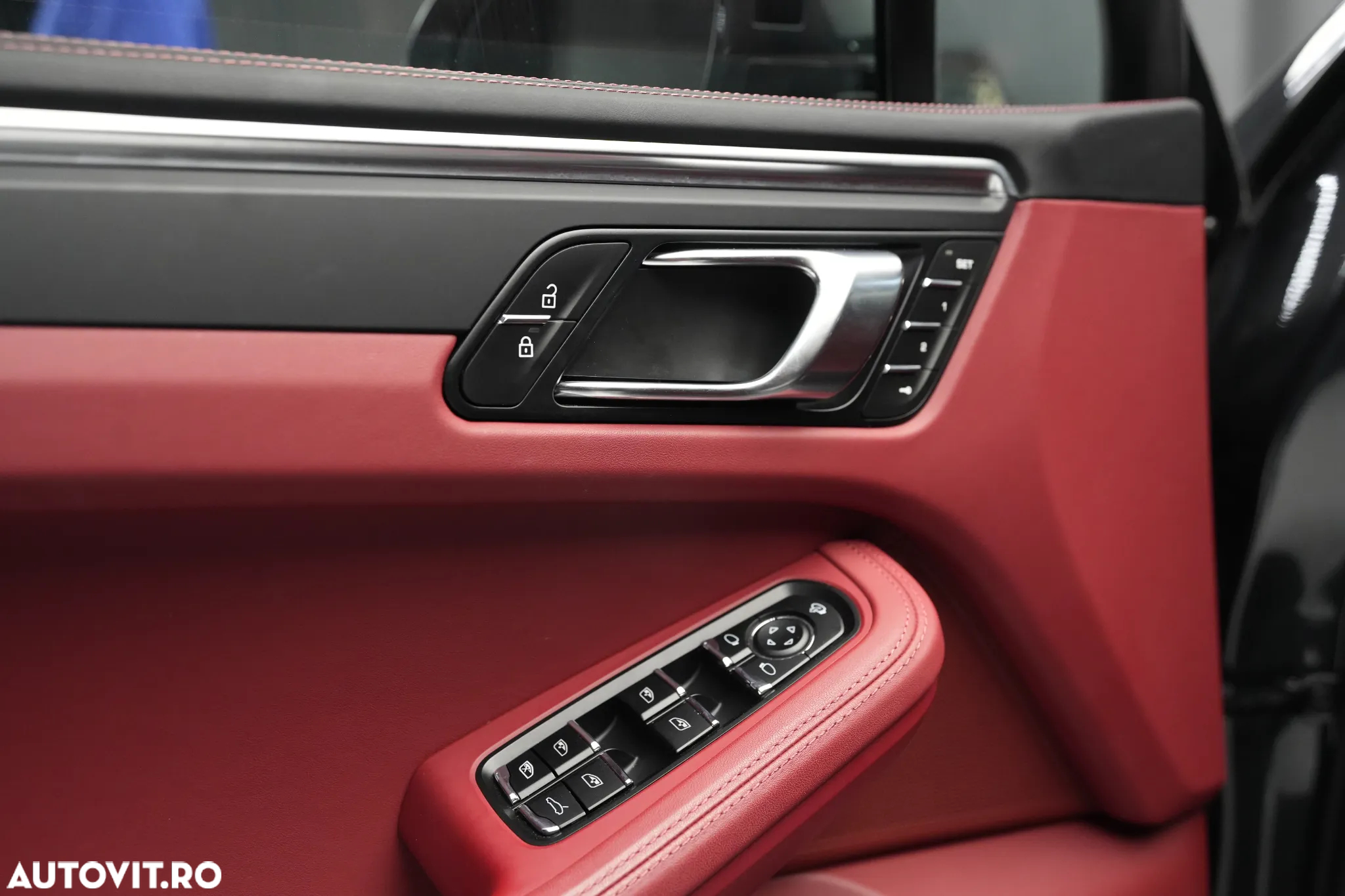 Porsche Macan T - 11