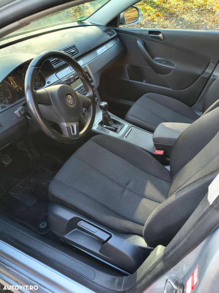 Volkswagen Passat Variant 1.6 TDI BlueMotion - 11
