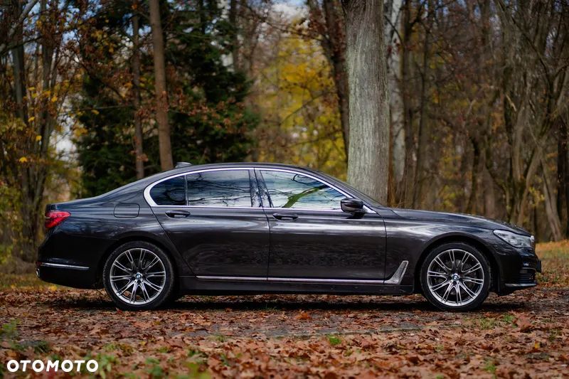 BMW Seria 7 740d xDrive - 25